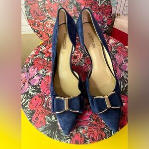 BCBGMAXAZRIA Women's Blue Suede Heels